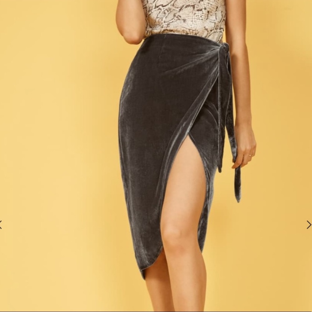 REFORMATION Velvet Velour Wrap Skirt M 6/8